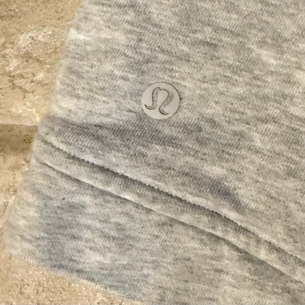Rare Lululemon 2017 Retired Edition Warm Down Short (4”) Heathered Vapor | Sz 4